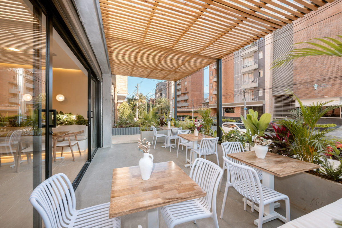 Dog-friendly terrace at Café Namazzi in Laureles